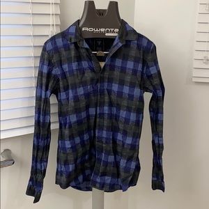 Guess button down shirt never worn